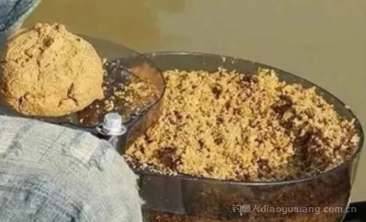 鲤鱼不吃玉米？试试这个干散饵，效果炸裂！